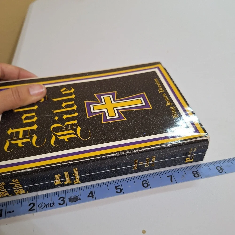 Holy Bible Paperback King James‎ Version By Paradise Press, Inc.